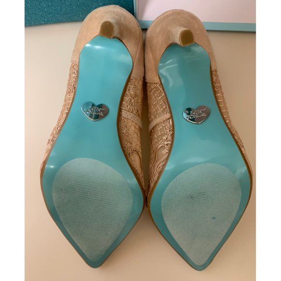 Betsey Johnson Nessa Pumps - Picture 5 of 8